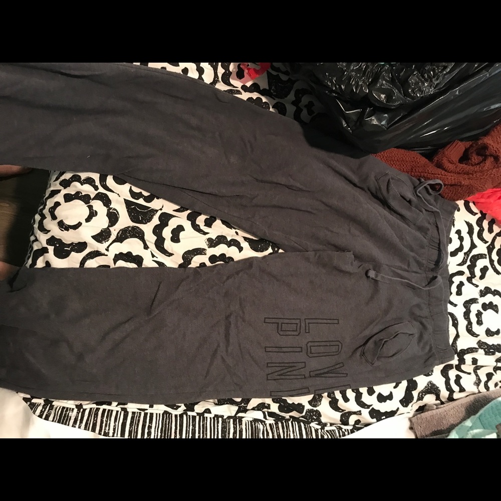 Grey VS sweats